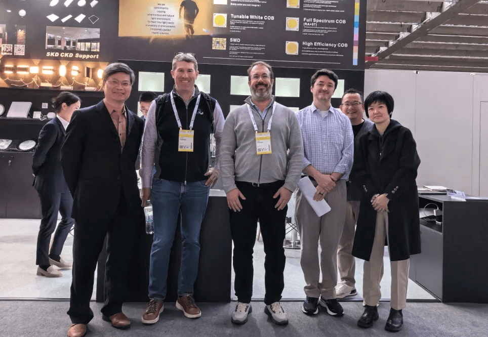 See how the domestic light illuminates the Frankfurt International Pavilion