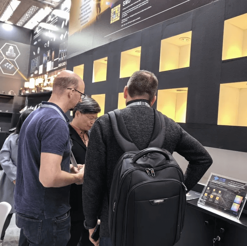 See how the domestic light illuminates the Frankfurt International Pavilion